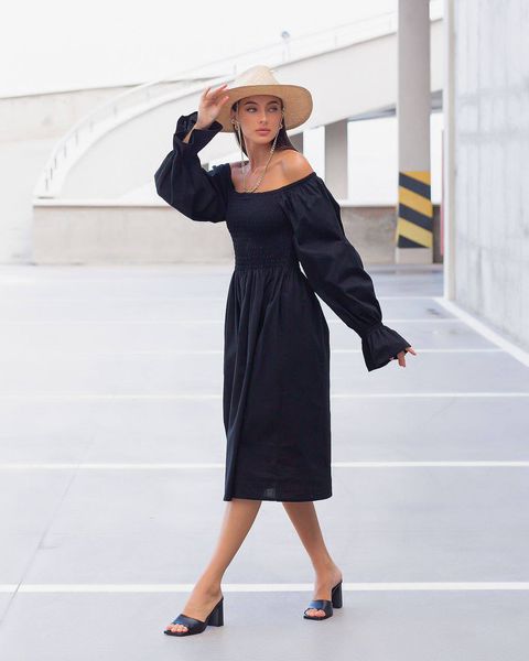 Жіноча довга чорна лляна сукня з регульованими плечима на літо 1078-2 фото